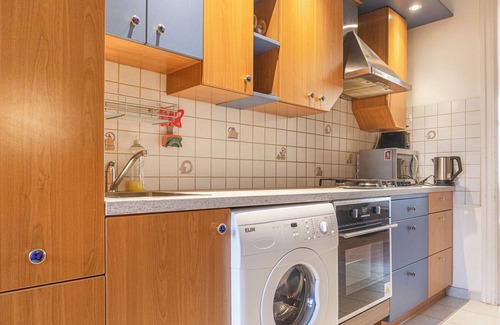 Matzleinsdorf Apartment | 2BR Apartment Central Long Stay
