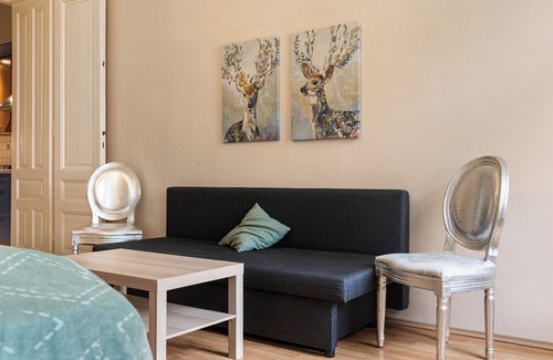 Matzleinsdorf Apartment | 2BR Apartment Central Long Stay