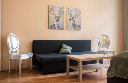 Matzleinsdorf Apartment | 2BR Apartment Central Long Stay