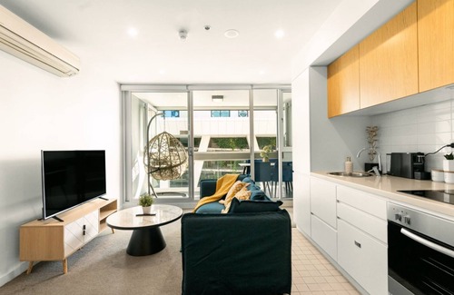 Adelaide Central Business District Apartment | 2BR Apartment on Balfours Way