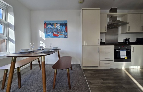 Manchester Apartment | 2BR Apt | Etihad Stadium | City Access | Sleeps 6
