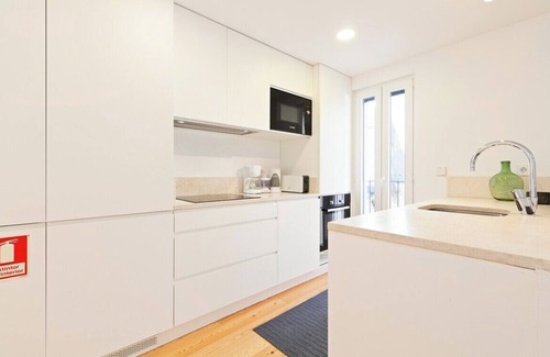 Alfama Apartment | 2BR Apt, Lisbon Summa