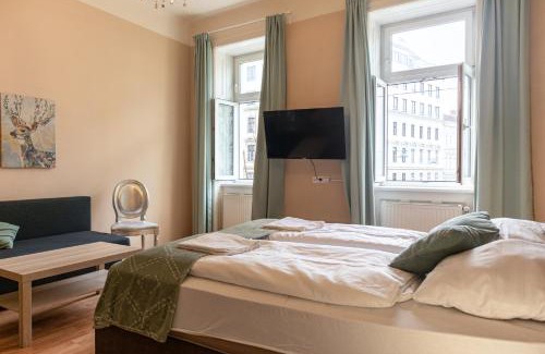 Matzleinsdorf Apartment | 2BR Apt, Suitable for Longstays, Central Location
