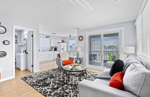 North End Condo | 2BR Beach Escape - Walk to Boardwalk & Downtown OC