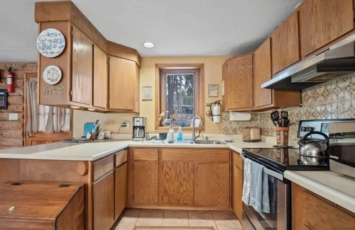 Leadville Cabin | 2BR Cabin–⁠Deck Lake View & Access–⁠BBQ, Pets OK!