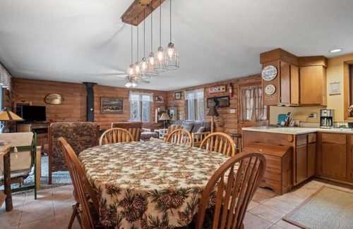 Leadville Cabin | 2BR Cabin–⁠Deck Lake View & Access–⁠BBQ, Pets OK!