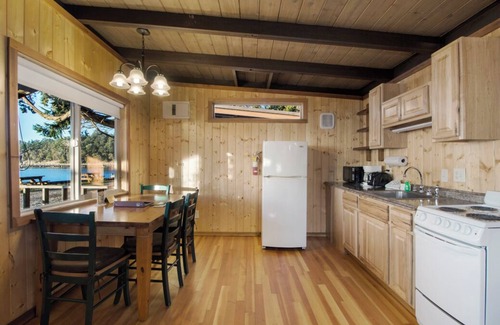 Eastsound Cabin | 2BR Classic+ Beachfront Cabin on world class west-facing beach!