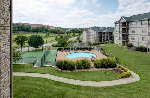 Branson Condo | 2BR Condo @ Thousand Hills! Great views and value! Close to strip! Elevator!
