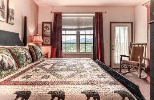 Pigeon Forge House | 2BR Cozy Suite W View Jacuzzi & Resort Pool