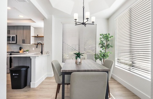 Kierland Apartment | 2BR CozySuites at Kierland Commons with pool #04