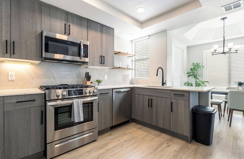 Kierland Apartment | 2BR CozySuites at Kierland Commons with pool #04