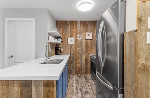 Whistler Village Condo | 2BR | Deer Lodge | Epic Location | Private Covered Patio | Free Parking