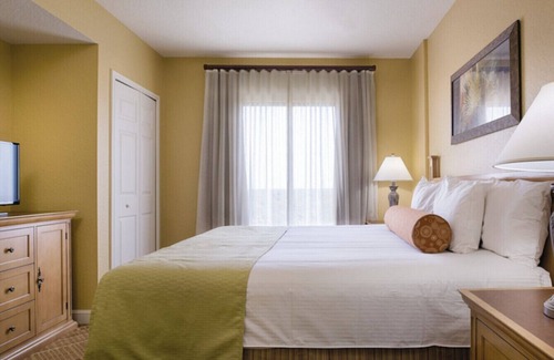 Lake Buena Vista Resort | 2BR-Dlx Inside Disney Gates-5 Pools, 2 Lazy Rivers, SPLASH pad, Mini Golf & More