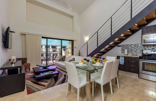 Washington Condo | 2BR Duplex @ PalmAruba Condos w/Great Location