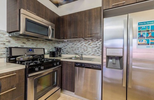Washington Condo | 2BR Duplex @ PalmAruba Condos w/Great Location