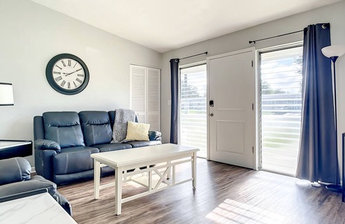 Deltona Lakes House | 2BR Entire Home Close Beach,Parks& Sanford Airport