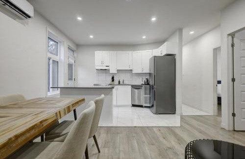 Cote-Des-Neiges—Notre-Dame-De-Grace Apartment | 2BR Escape Sleek Stay in NDG MTL