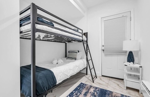 Paterson Apartment | 2BR Fall Retreat near American Dream Mall and NYC