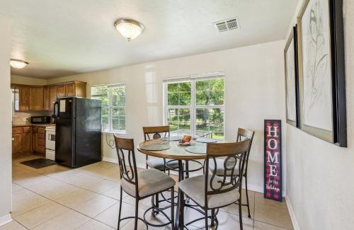 Central Oklahoma City House | 2br Family Getaway With Wifi Smart Tv #ta