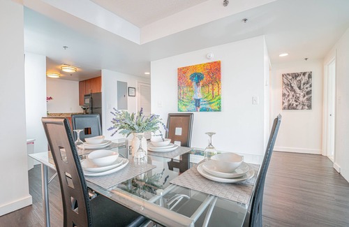 Downtown West Apartment | 2BR Furnished Apartment in Baltimore Downtown by RedAwning