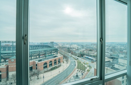 Downtown West Apartment | 2BR Furnished Apartment in Baltimore Downtown by RedAwning