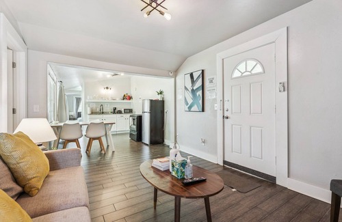 Midwest City Apartment | 2BR Holiday Home for Thanksgiving w/Oven #L2