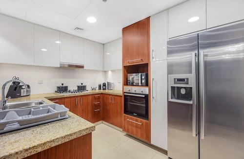 Downtown Dubai Apartment | 2BR in Dubai | Close to Marina, Great Views & Amenities