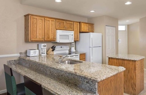 Williamsburg Condo | 2br LO Condo nestled in Historic Williamsburg!