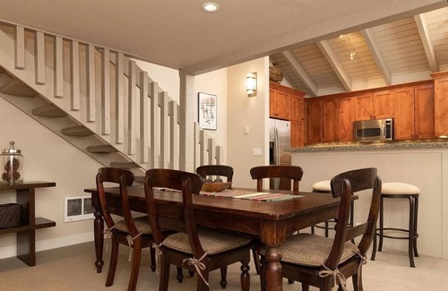 Sun Valley House | 2br+loft Townhome @ base of Dollar Mtn. ski area; hot tub & pool