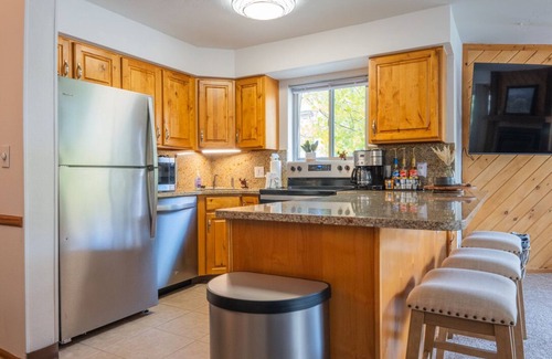 Breckenridge Condo | 2BR Pine Ridge Condo; Ski-In, Walk to Downtown