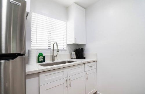 Van Nuys Apartment | 2BR Plus Bonus Room and Pool Access Near Universal Studios