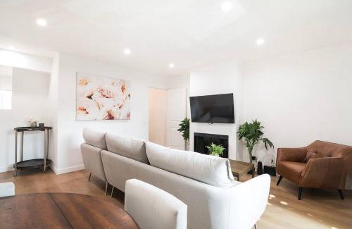 Van Nuys Apartment | 2BR Plus Bonus Room and Pool Access Near Universal Studios