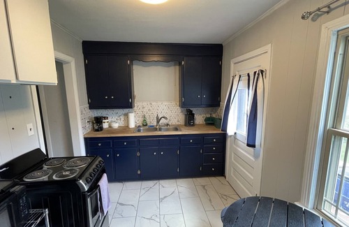 Chickasha House | 2BR, Sleeps 6, fenced yard for pets