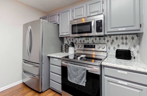Warner Robins House | 2BR Townhouse | Pet Friendly | Fully Fenced
