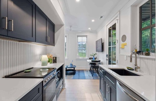 Durham House | 2BR Urban Retreat w/Deck, Near Downtown Durham