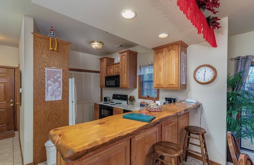 Indian Point Condo | 2BR Village At Indian Point 601 near SDC-Free Tickets Daily up to $500 Value