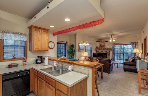 Indian Point Condo | 2BR Village At Indian Point 601 near SDC-Free Tickets Daily up to $500 Value