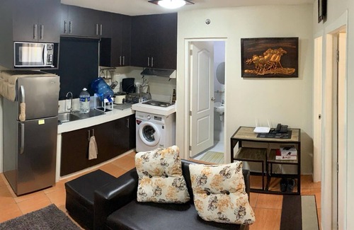 Cebu Condo | 2BR well-maintaned Condo unit in a developed yet quite neighborhood with parking