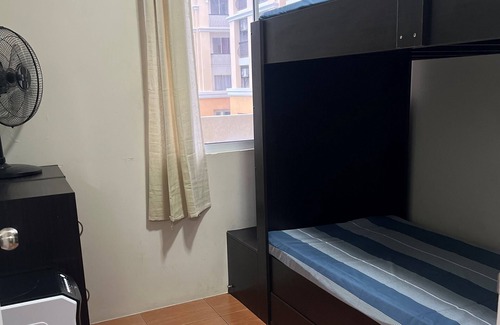 Cebu Condo | 2BR well-maintaned Condo unit in a developed yet quite neighborhood with parking