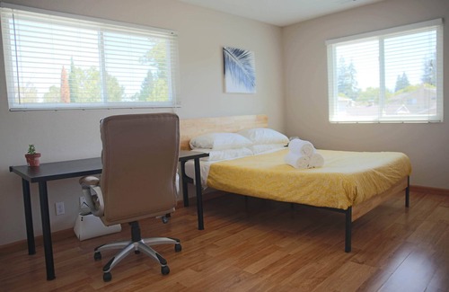 Loma Linda House | 2Br1Ba Guest Suite 2miles from Apple Spaceship