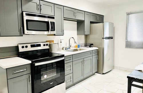 Beverly Green Apartment | 2BRCondo,LasVegas,WalkToStrip,LVCC,STRIP,Book,pool,summer,SemaShow,sale,CES26