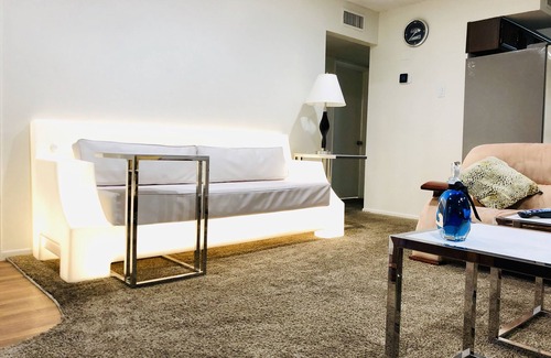 Beverly Green Apartment | 2BRCondo,LasVegas,WalkToStrip,LVCC,STRIP,Book,pool,summer,SemaShow,sale,CES26