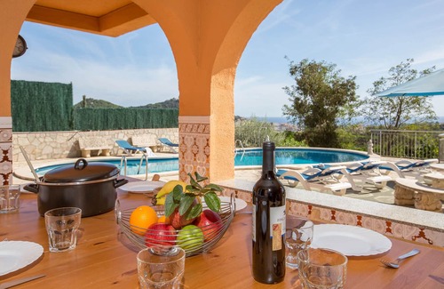 Blanes Villa | 2CARV01 - Villa with private pool with 6 bedrooms located in a quiet area near the beach of Blanes