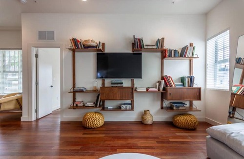 South Pointe Apartment | 2min WALK 2 Beach 4beds 2 Baths Pet OK