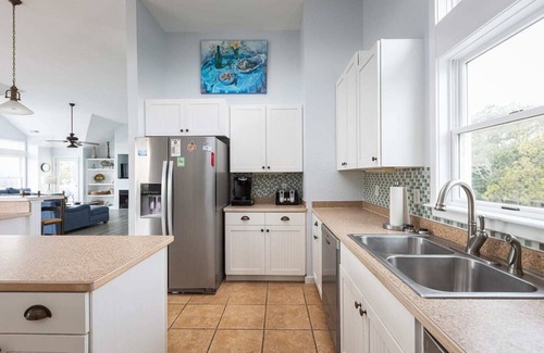 Corolla Village House | 2min Walk to Beach, Pool, Spa, Game Room, Big Yard