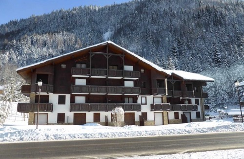 Les Contamines-Montjoie Apartment | 2nd floor, balcony, parking, tv, ski locker, 35m², Les Contamines-Montjoie