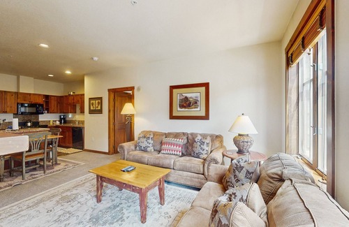 Peak 9 Condo | 2nd-floor condo near downtown with hot tubs, pool & gym - walk to lifts