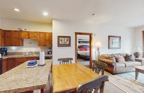 Peak 9 Condo | 2nd-floor condo near downtown with hot tubs, pool & gym - walk to lifts