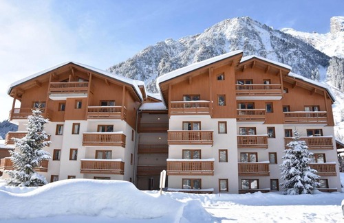 Pralognan-la-Vanoise Apartment | 2nd floor, swimming pool, balcony, parking, tv, ski locker, 36m², Pralognan-la-Vanoise