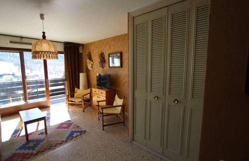 Montgenevre Apartment | 2nd floor, view mountain, balcony, tv, ski locker, 28m², Montgenèvre